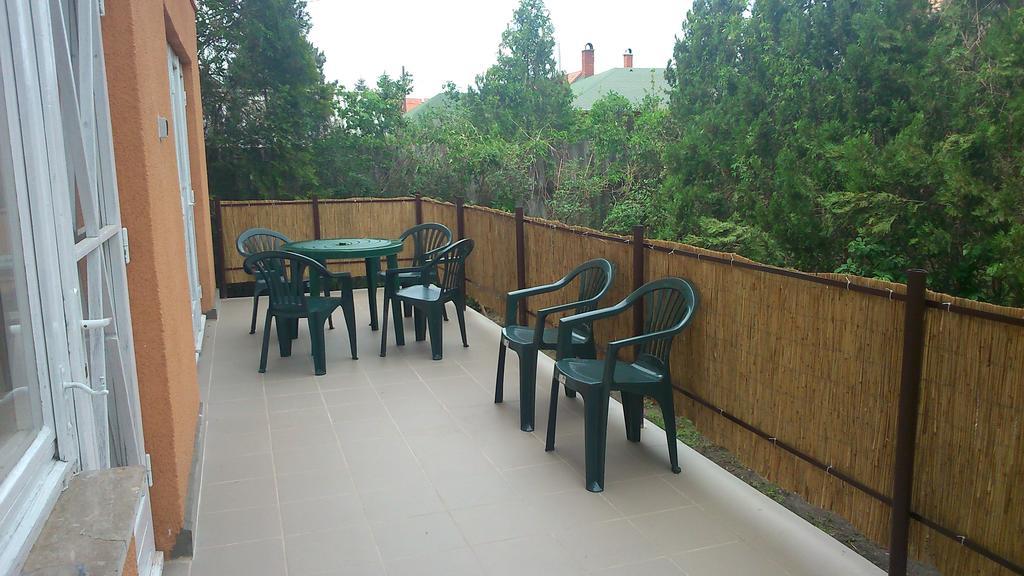 Orchidea Apartman Tata Bilik gambar