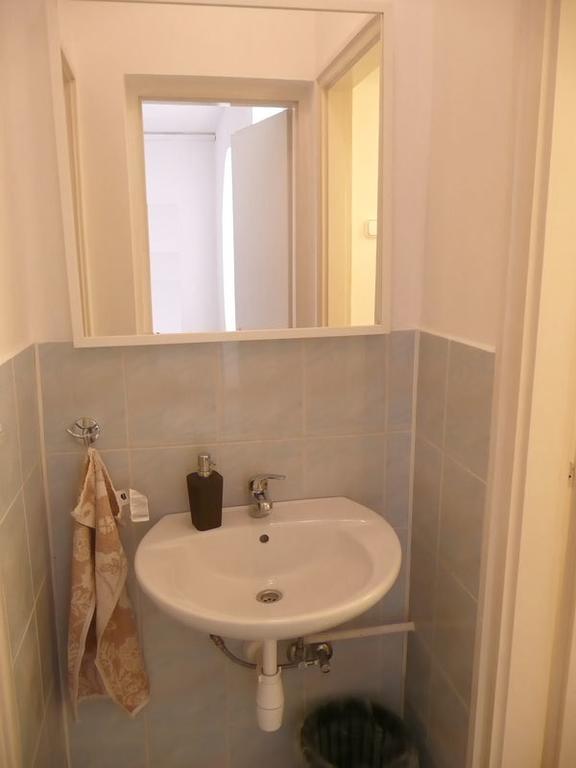 Orchidea Apartman Tata Bilik gambar